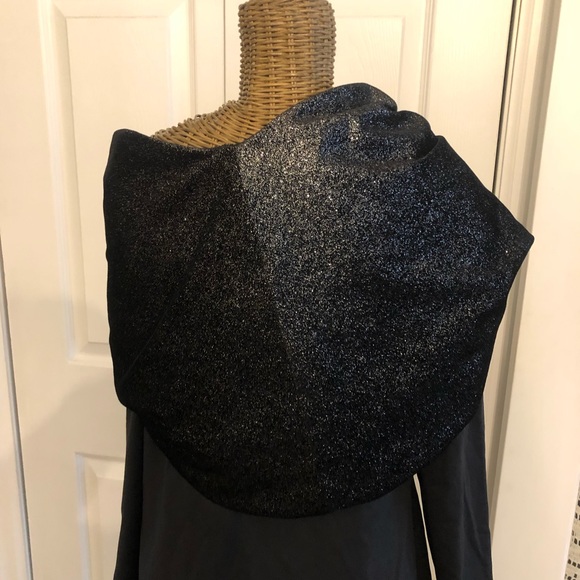 🇨🇦Black Top with Large Metallic adjustable cowl neck , size M/L - Picture 4 of 10